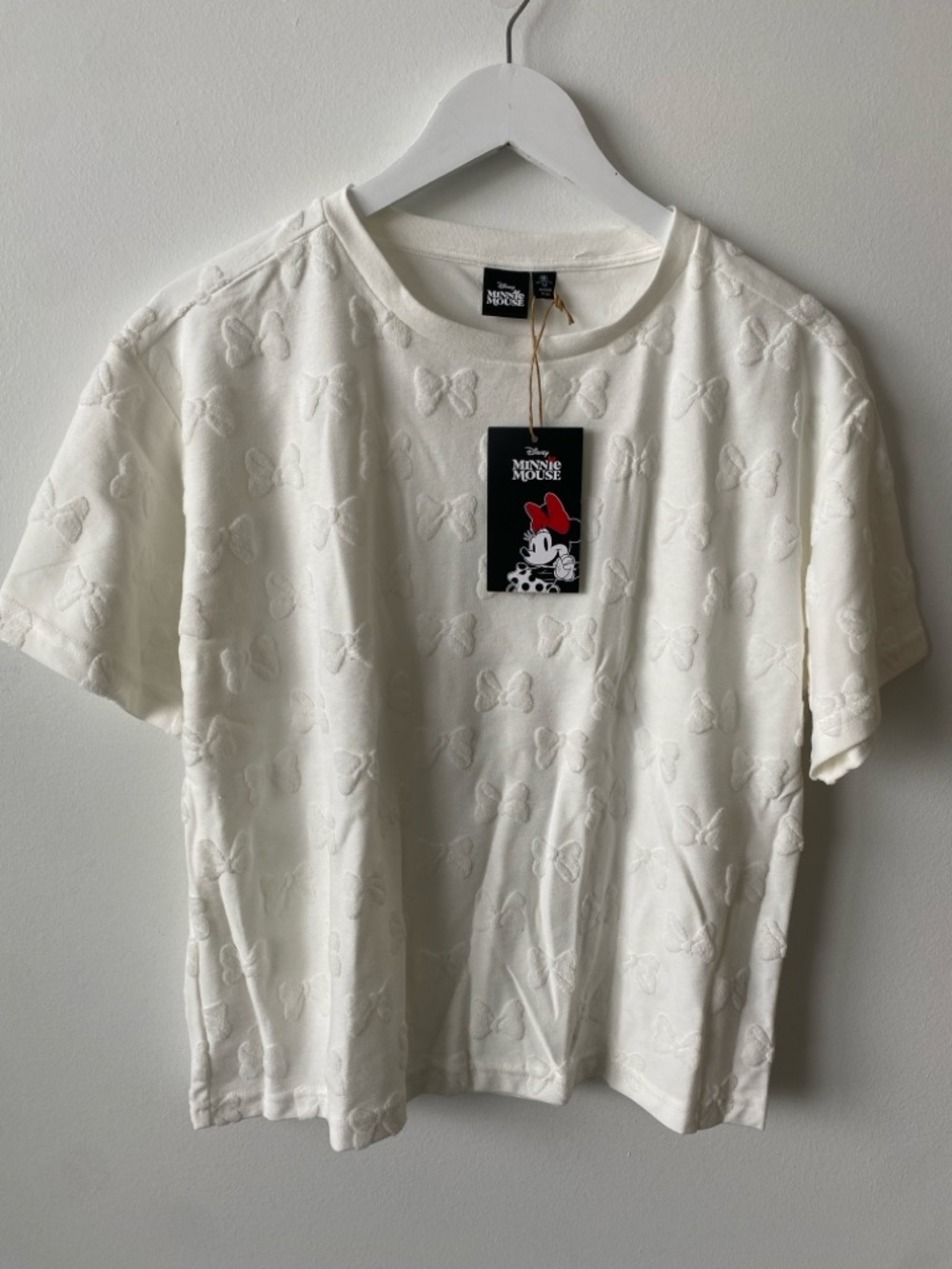 NWT Disney Minnie Mouse White Embossed Bow Tee